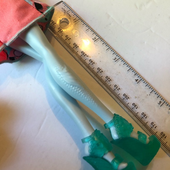 Monster High Doll Emoji LAGOONA BLUE Earrings Shoes Body head 2008, body 2016 - Picture 7 of 11